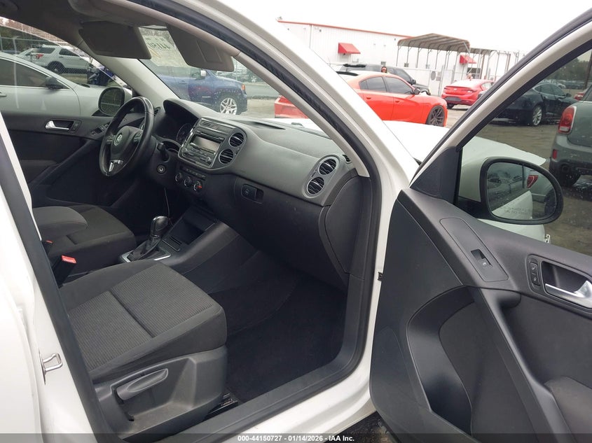 VOLKSWAGEN TIGUAN 2014 VIN WVGAV3AX6EW521808