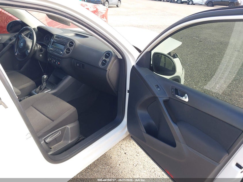 2014 VOLKSWAGEN TIGUAN auction photo 5