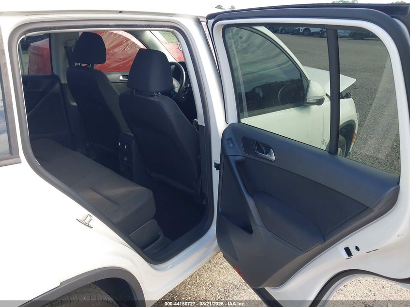 2014 VOLKSWAGEN TIGUAN auction photo 8