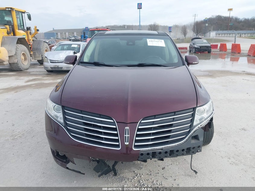 VIN 2LMHJ5AT7KBL01789 2019 LINCOLN MKT RESERVE