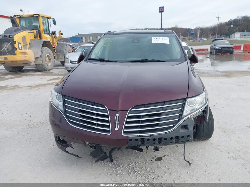 VIN 2LMHJ5AT7KBL01789 2019 LINCOLN MKT RESERVE