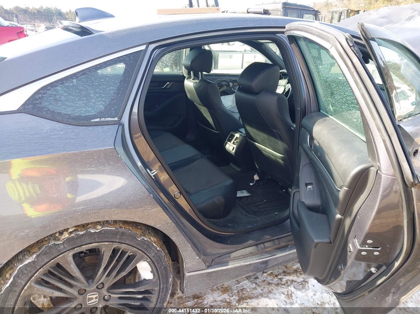 VIN 1HGCV2F35JA019197 2018 HONDA ACCORD SPORT 2.0T