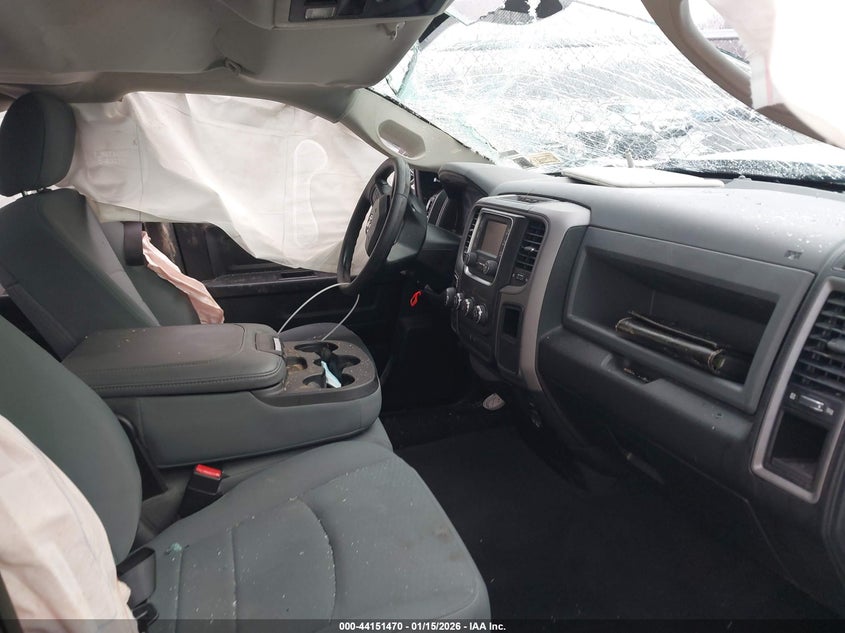 2017 Ram 1500 Express 4X4 6'4 Box