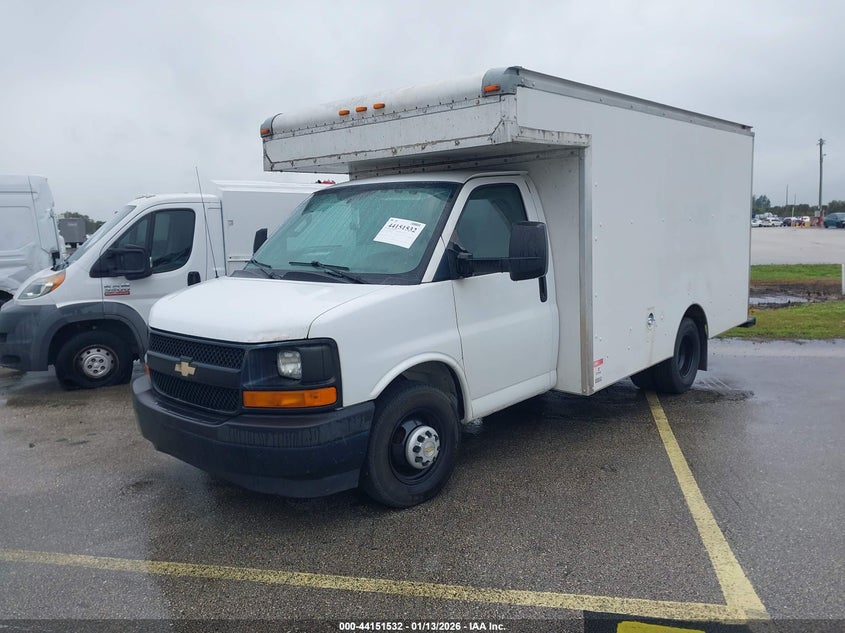 2017 Chevrolet Express Cutaway Work Van 1HA3GRCG9HN006010 photo #3