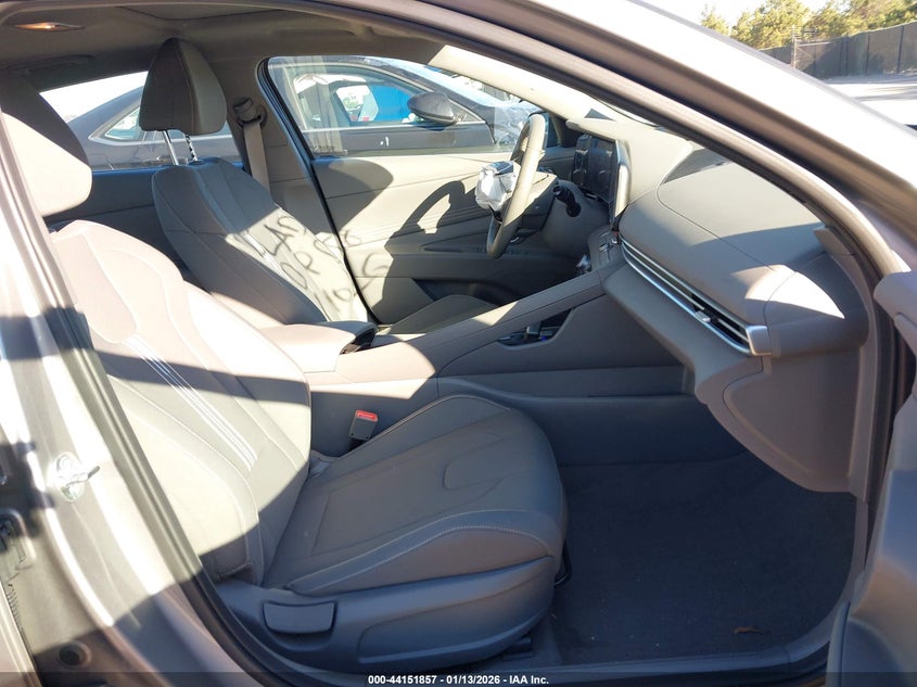 2025 Hyundai Elantra Sel Convenience