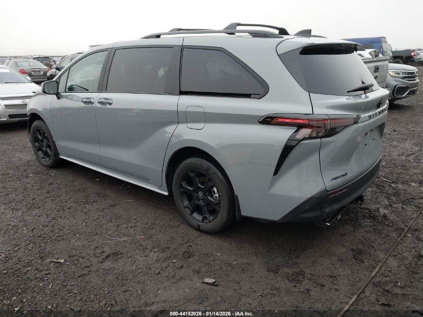 2025 Toyota Sienna Woodland Edition