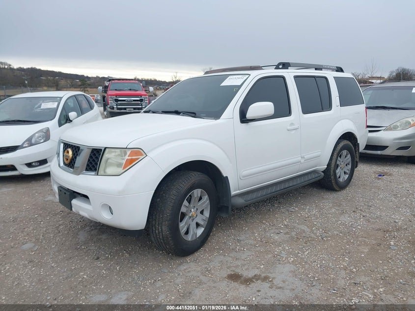 2005 Nissan Pathfinder Le