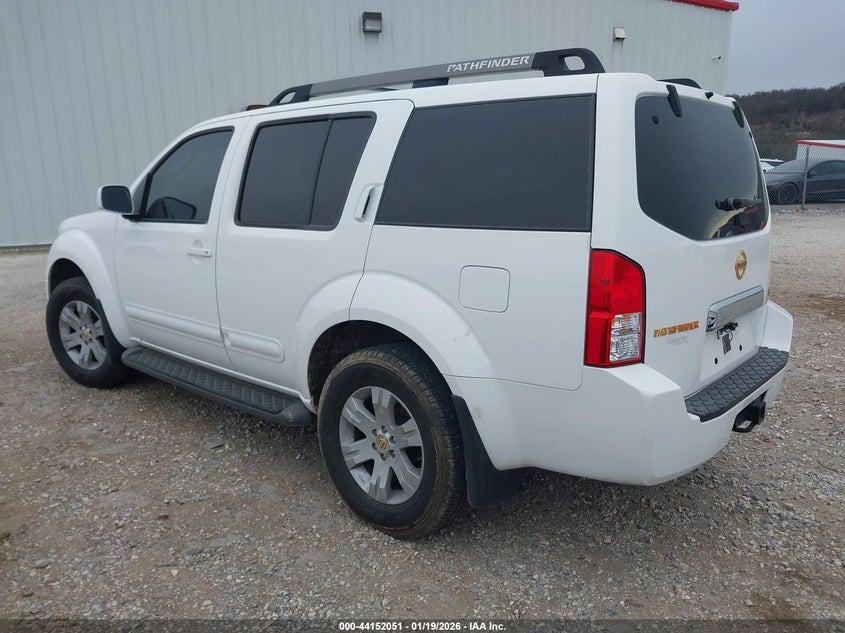2005 Nissan Pathfinder Le