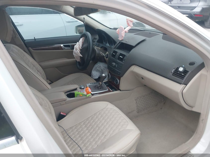 2011 Mercedes-Benz C 300 Luxury 4Matic/Sport 4Matic