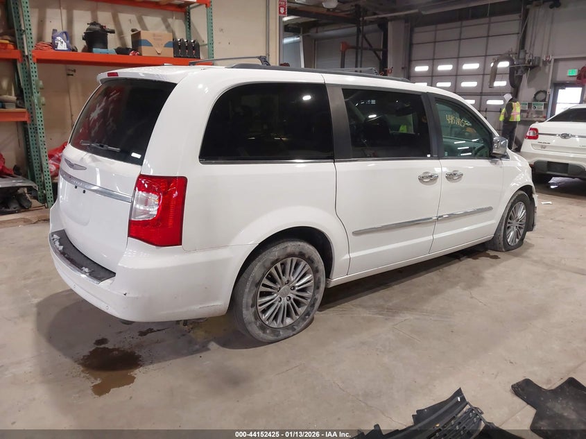 2013 Chrysler Town & Country Touring-L