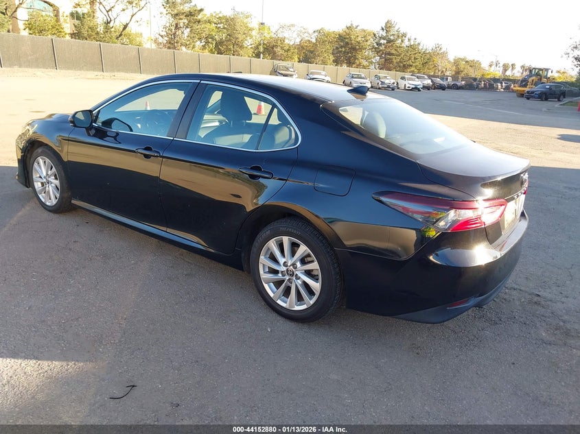 2023 Toyota Camry Le