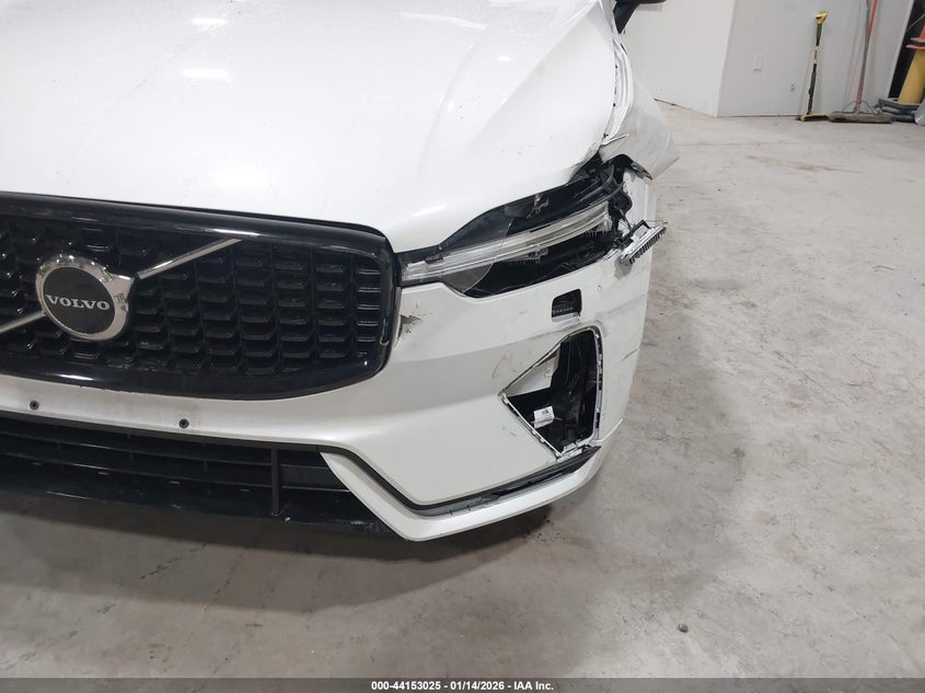 2024 Volvo Xc60 B5 Core Dark Theme VIN: YV4L12RK5R1783587 Lot: 44153025