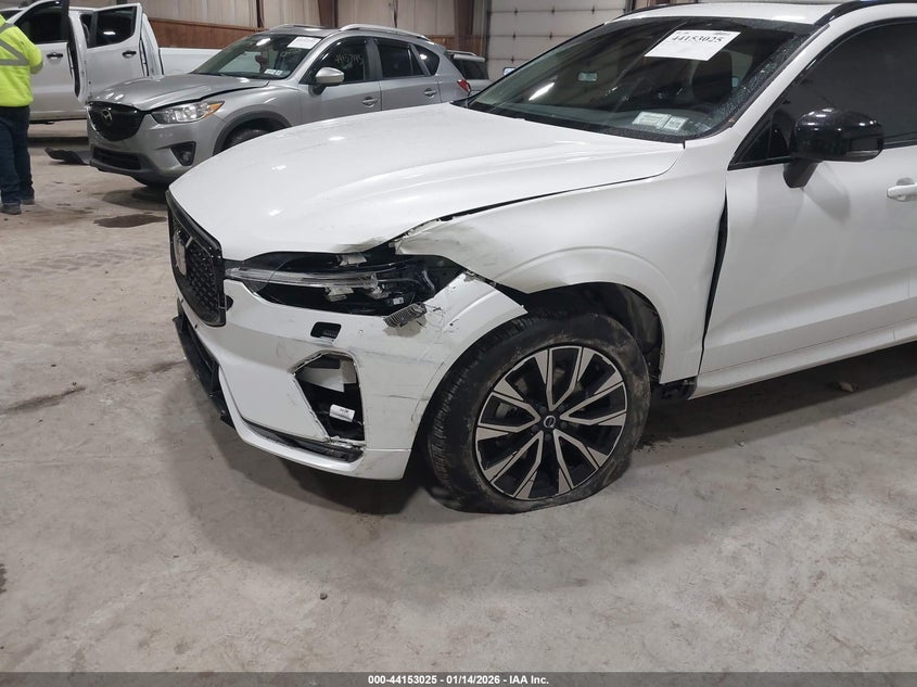 2024 Volvo Xc60 B5 Core Dark Theme VIN: YV4L12RK5R1783587 Lot: 44153025