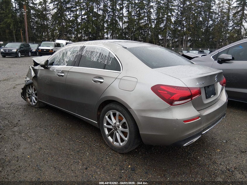 2020 Mercedes-Benz A 220