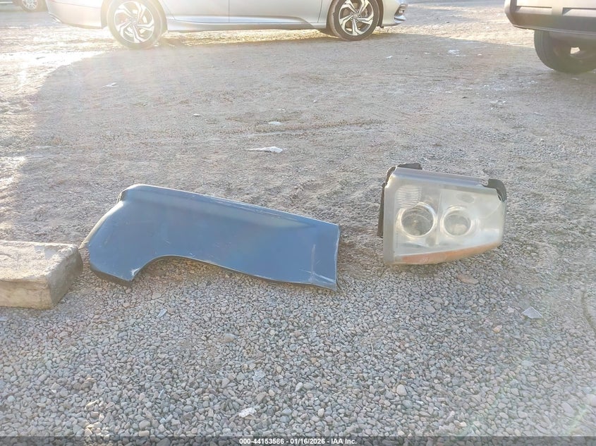 2006 Cadillac Srx V6 VIN: 1GYEE637960221179 Lot: 44153586