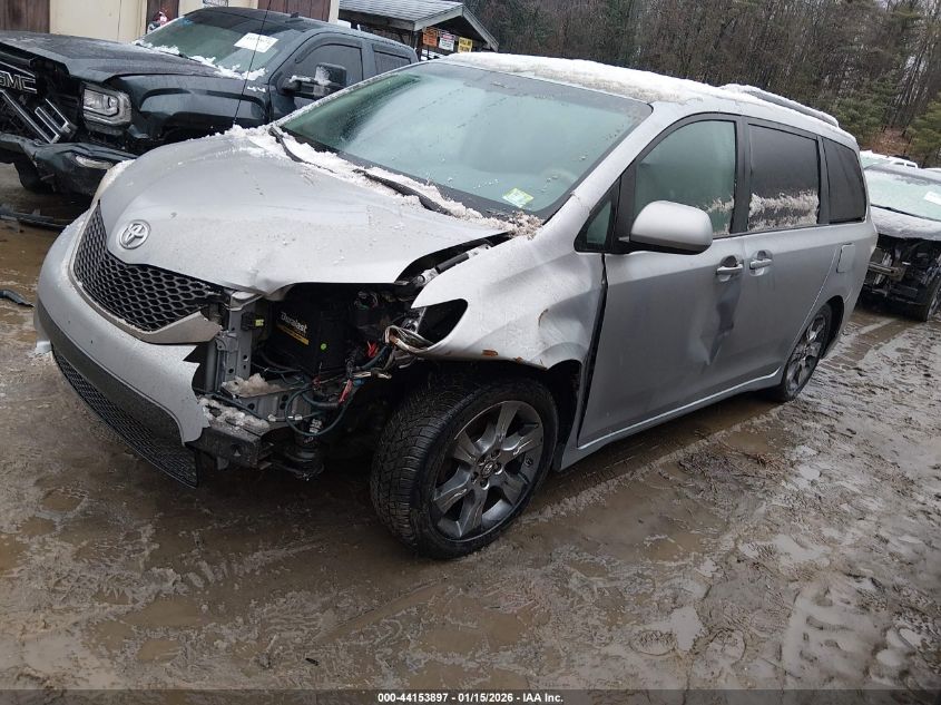 2012 Toyota Sienna Se 8 Passenger