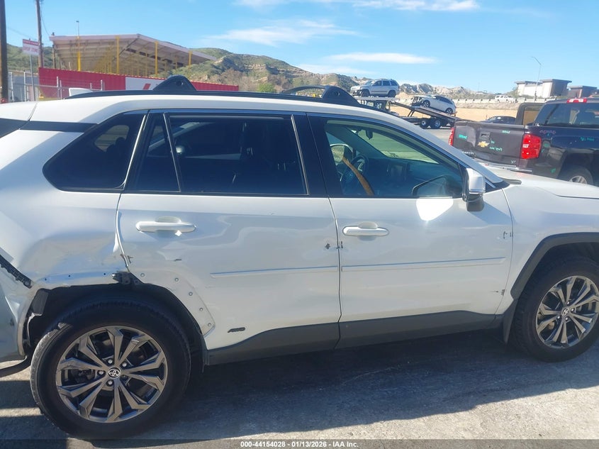 VIN JTMB6RFV5NJ022544 2022 TOYOTA RAV4 HYBRID XLE PREMIUM