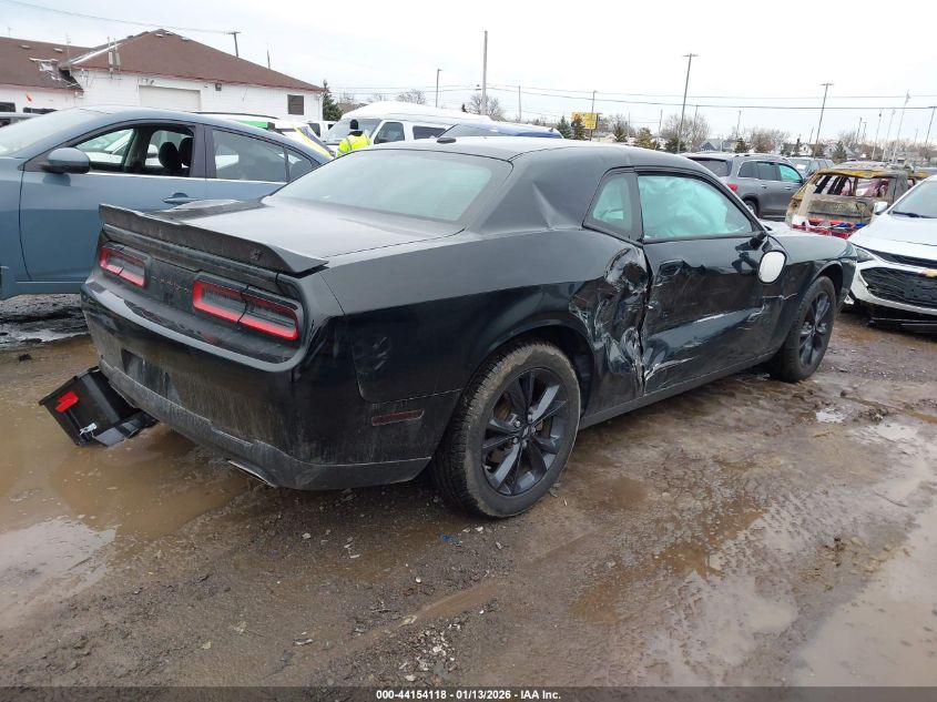 2022 Dodge Challenger Sxt Awd