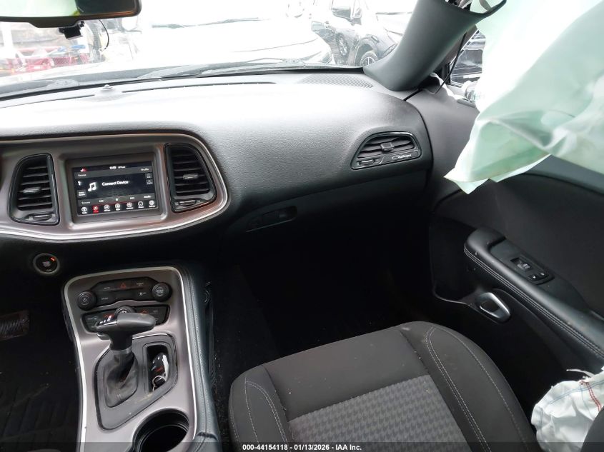 2022 Dodge Challenger Sxt Awd