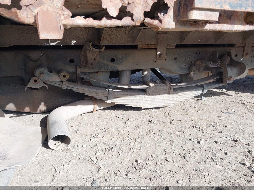 VIN 1FDRF3H65JEC08715 2018 FORD F-350 CHASSIS