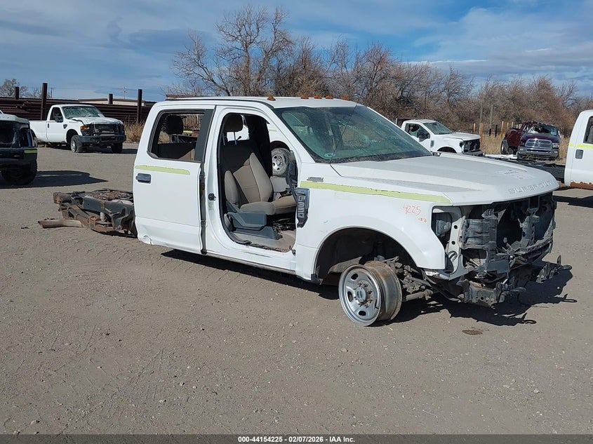 2018 Ford F-350 Chassis Xl