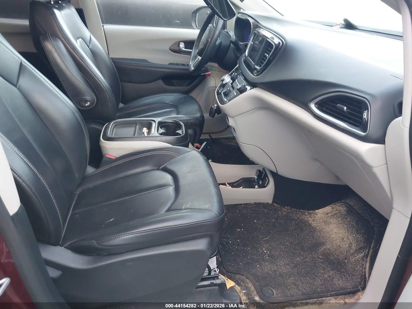 2020 Chrysler Voyager Lxi