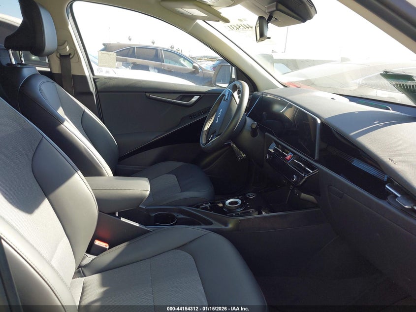 2025 Kia Niro Plug-In Hybrid Ex