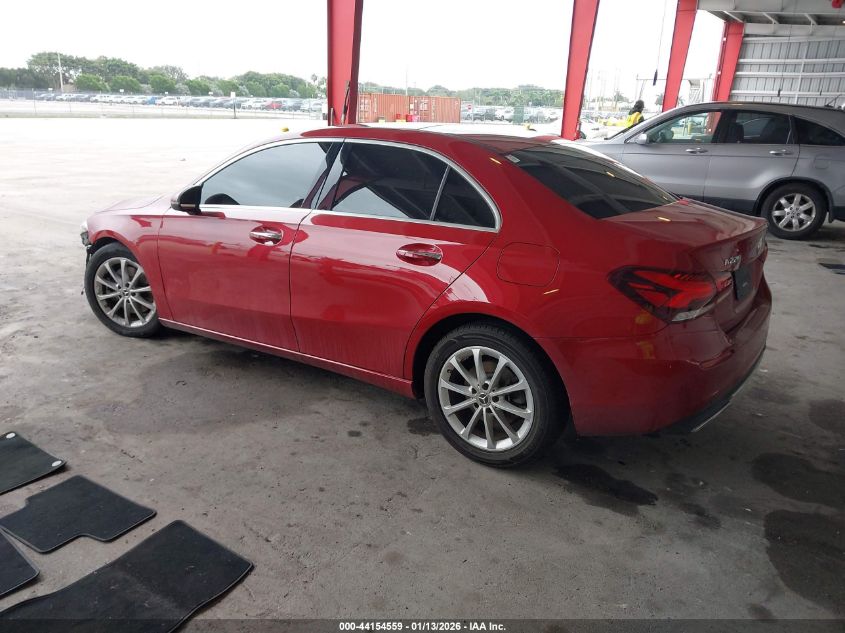 2021 Mercedes-Benz A 220