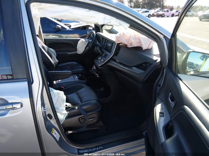 2016 Toyota Sienna Se 8 Passenger