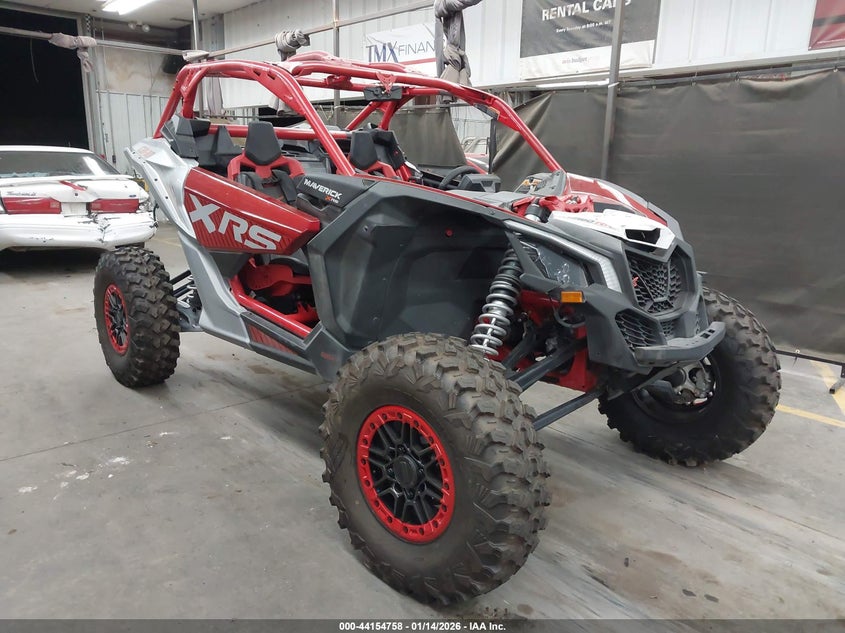 3JBVXAV42SE000033 CAN-AM MAVERICK X3 Photo 1