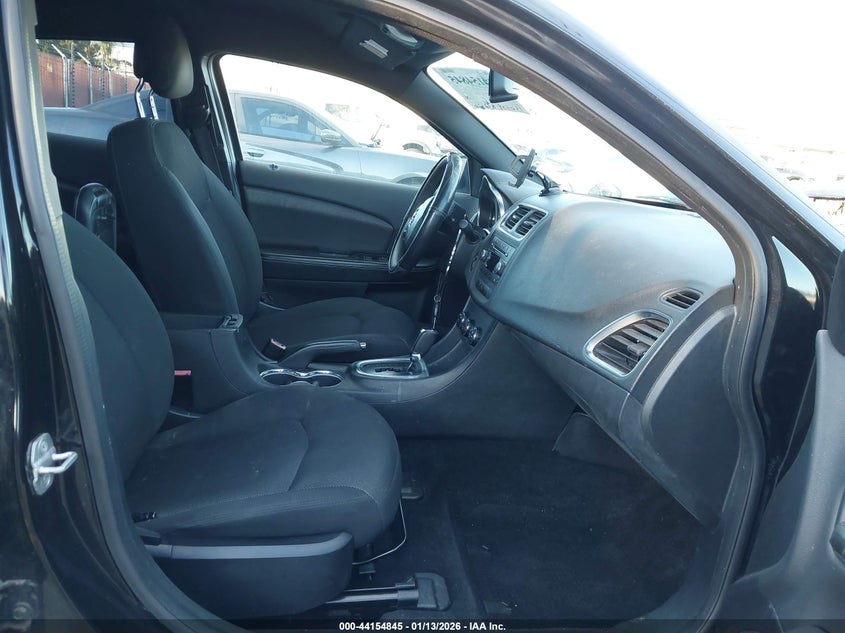 2012 Dodge Avenger Se