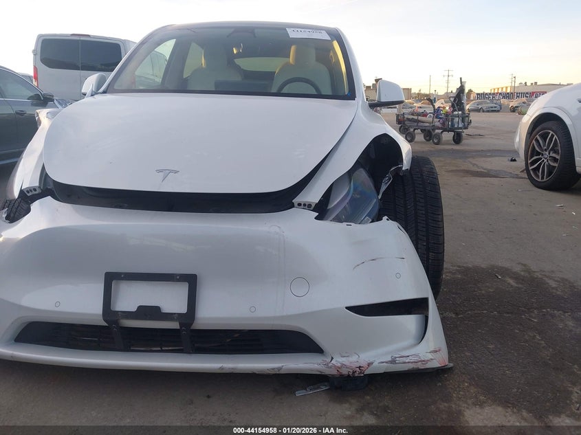 VIN 7SAYGDEF9NF492672 2022 TESLA MODEL Y PERFORMANCE DUAL MOTOR ALL-WHEEL DRIVE