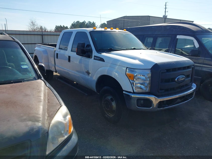 2015 Ford F-350 Chassis Xl