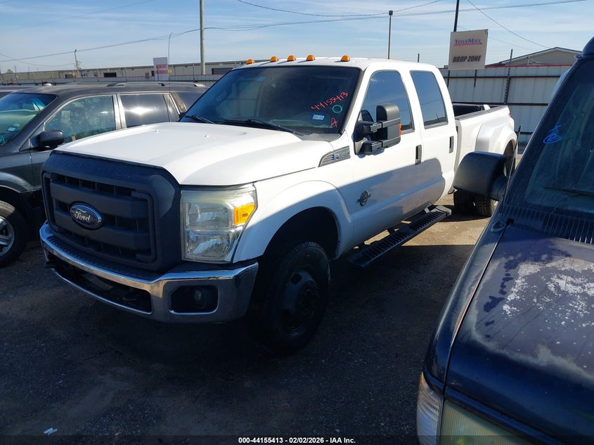 2015 Ford F-350 Chassis Xl