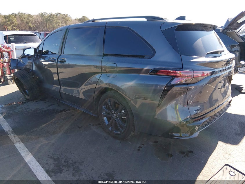 2025 Toyota Sienna Xse