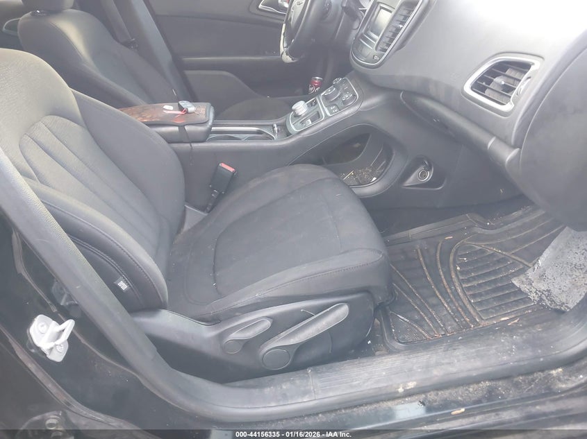 2016 Chrysler 200 Limited