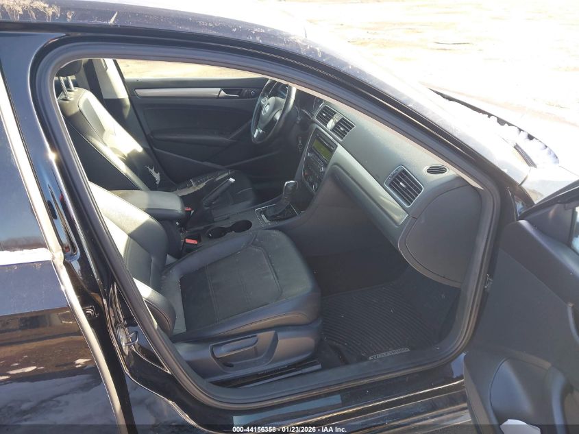 2014 Volkswagen Passat 1.8T Wolfsburg Edition