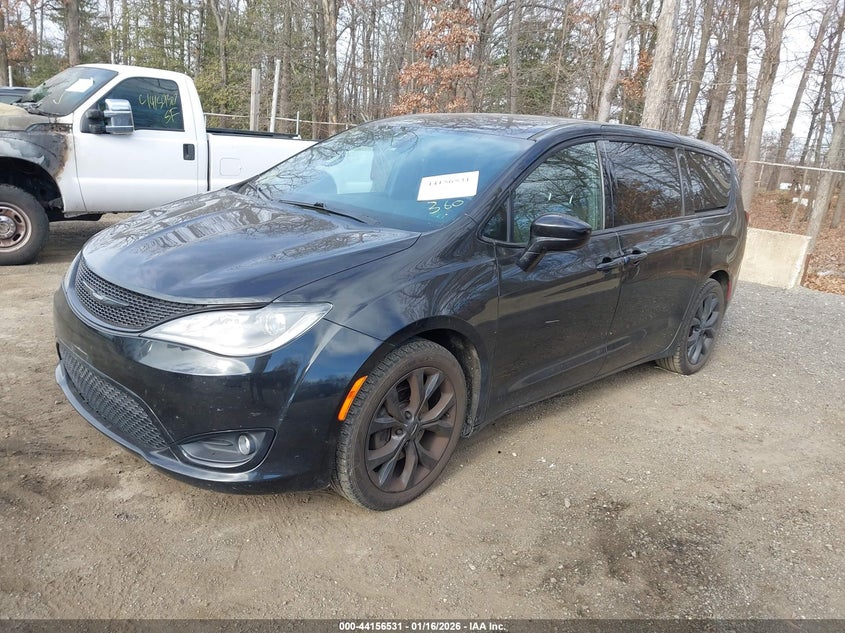2020 Chrysler Pacifica Touring