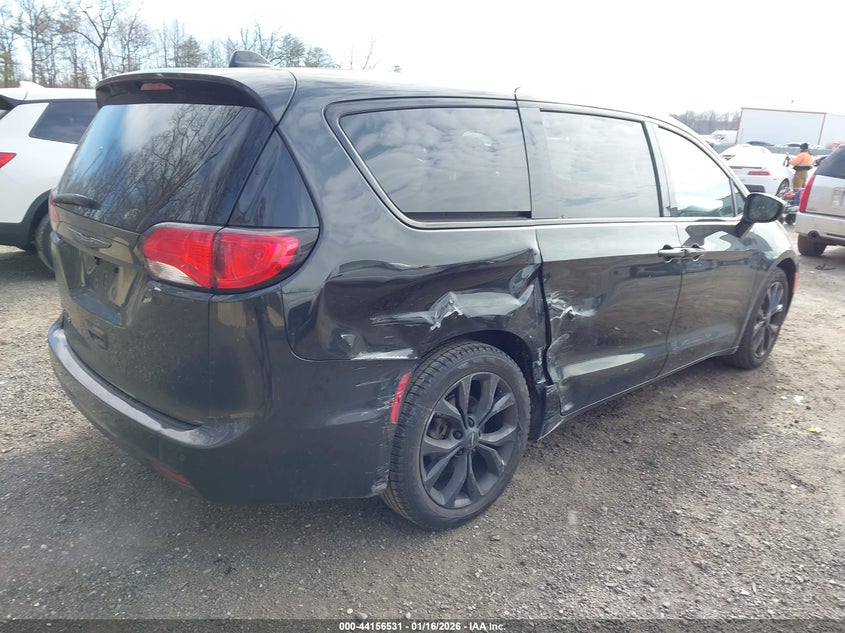 2020 Chrysler Pacifica Touring