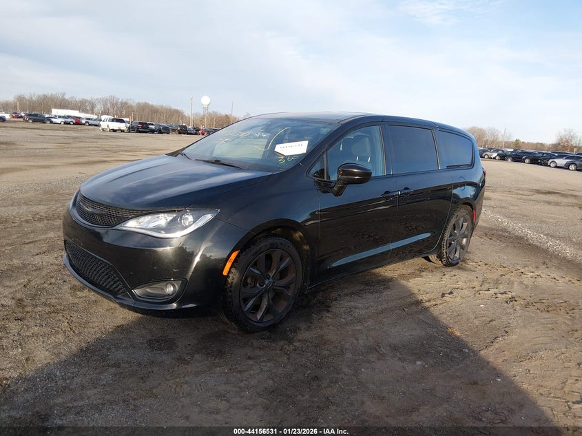 2020 Chrysler Pacifica Touring