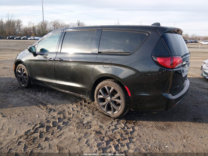 2020 Chrysler Pacifica Touring