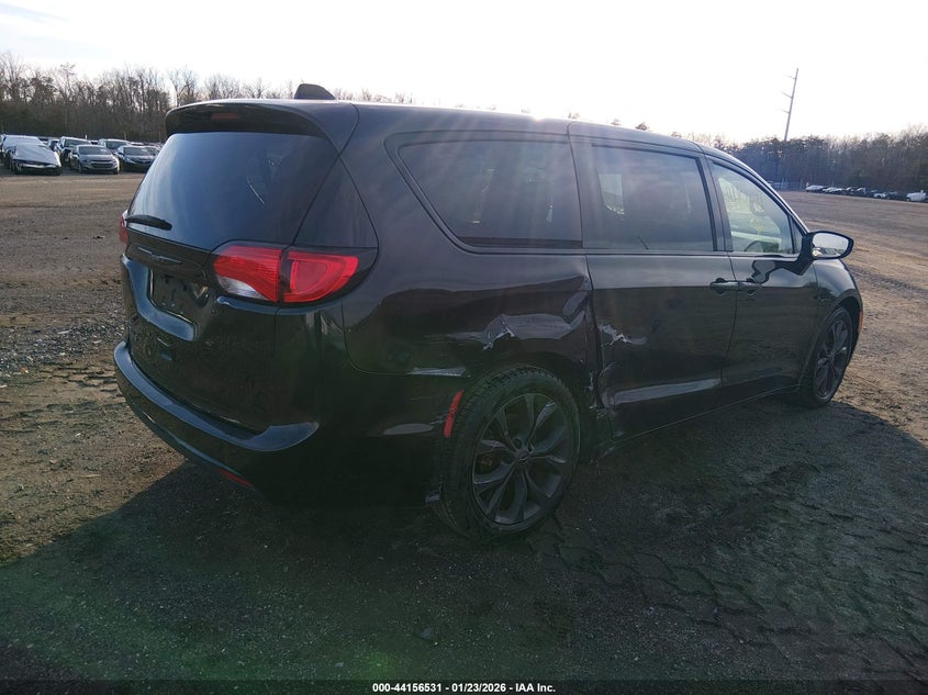 2020 Chrysler Pacifica Touring