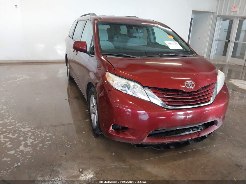 2015 Toyota Sienna Le 8 Passenger
