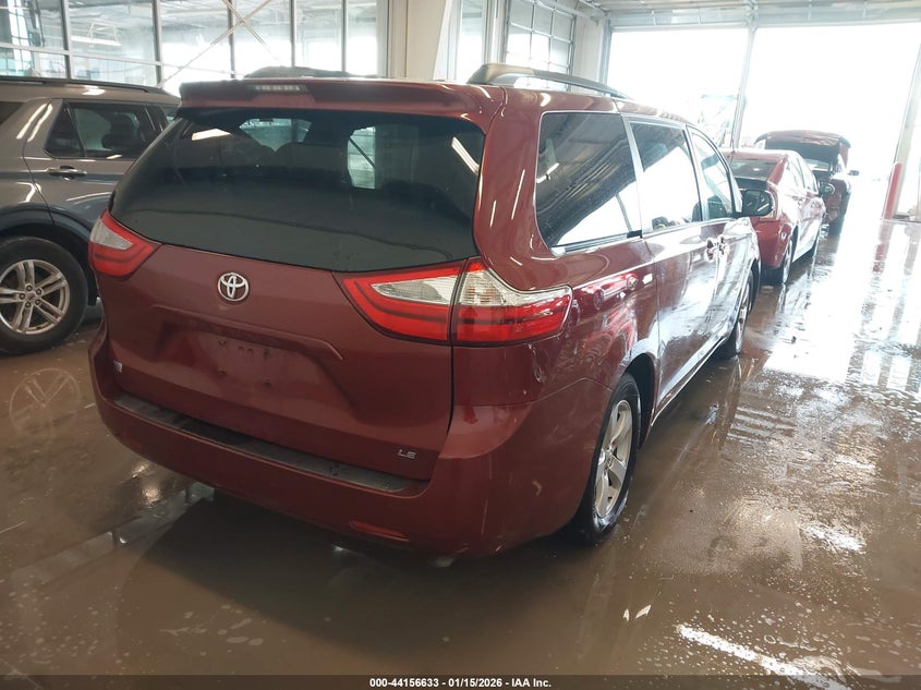 2015 Toyota Sienna Le 8 Passenger