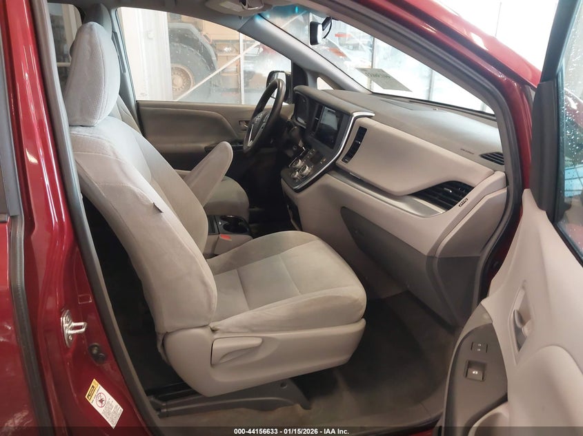 2015 Toyota Sienna Le 8 Passenger