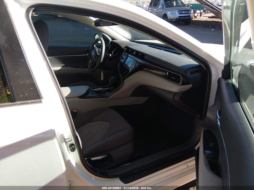 2019 Toyota Camry Hybrid Le