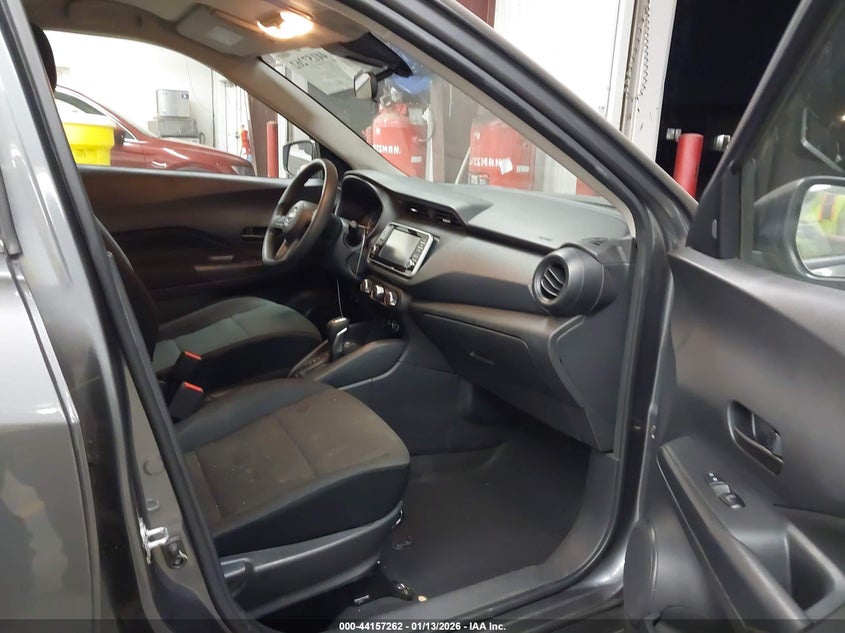 2024 Nissan Kicks S Xtronic Cvt