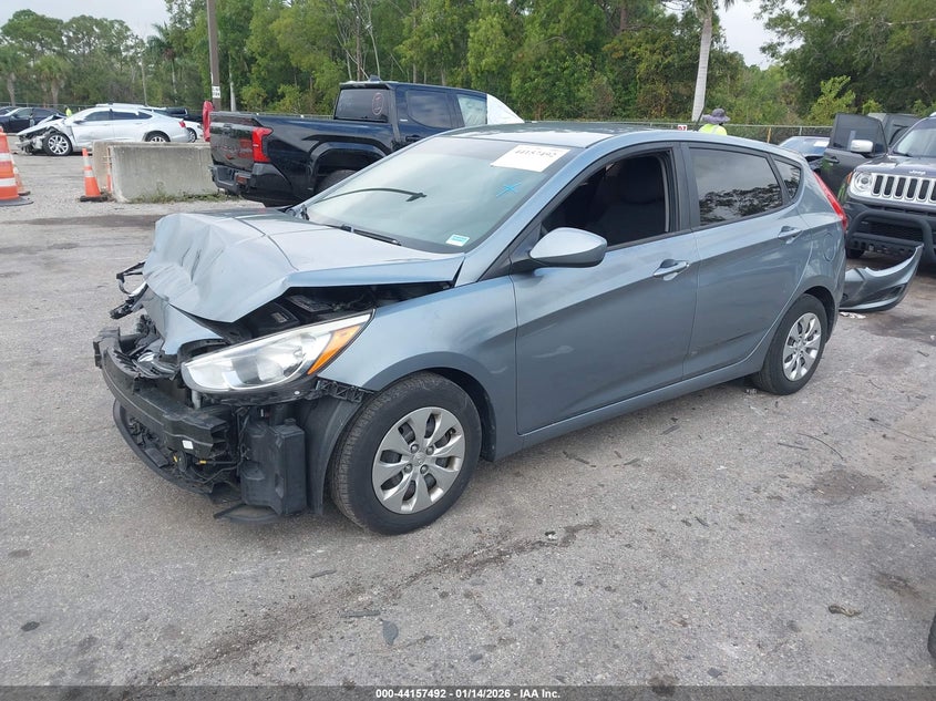 VIN KMHCT5AE0HU355603 2017 HYUNDAI ACCENT SE