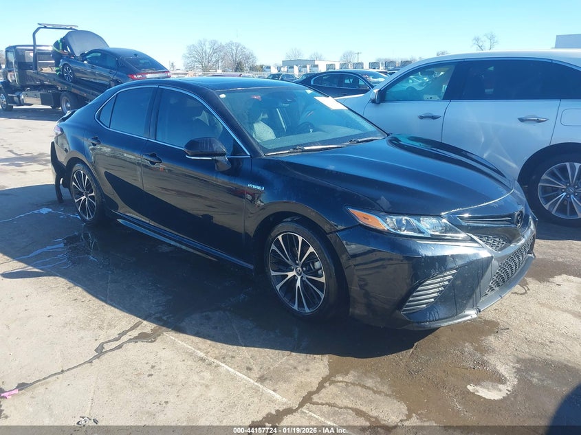 2020 Toyota Camry Hybrid Se