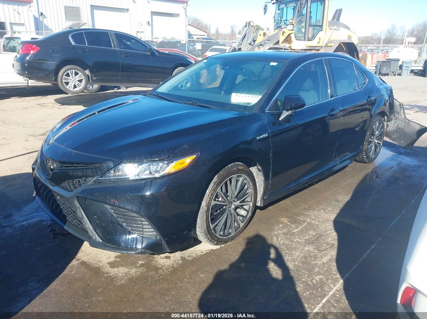 2020 Toyota Camry Hybrid Se